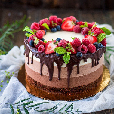 Торт "Три шоколада" купить - набережныечелны.сладкоежкин.рф